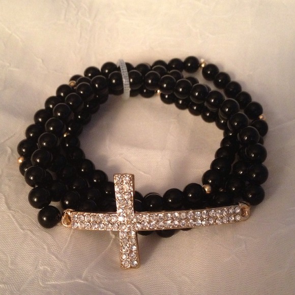 SOLD New black beaded bracelet with cross - Picture 2 of 2