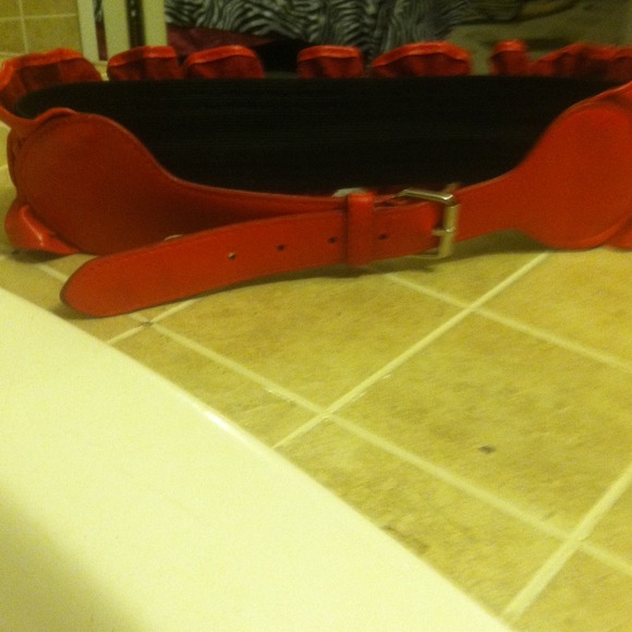 Hot Red Ruffle Belt - Picture 2 of 2
