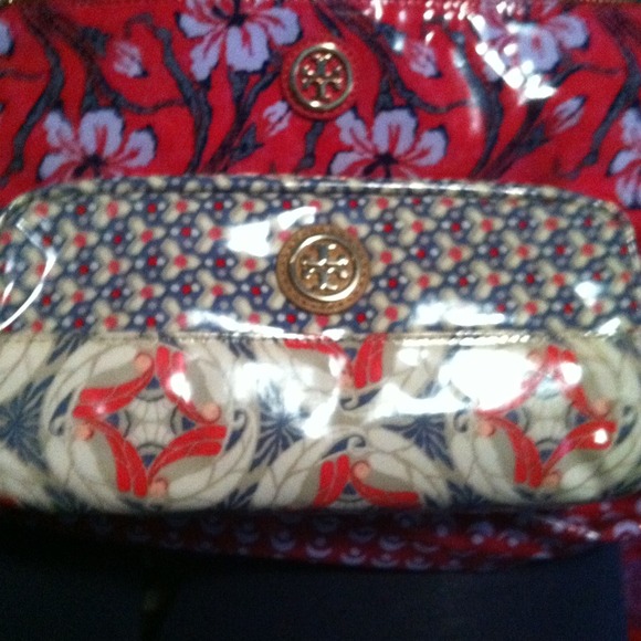 2 Cosmetic case