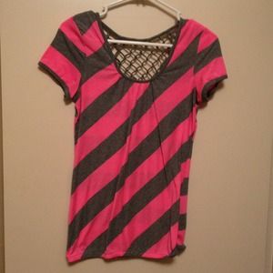 Maurice's pink & gray tee, size L