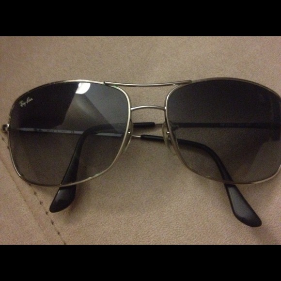 RayBan authentic medium silver mint condition.
