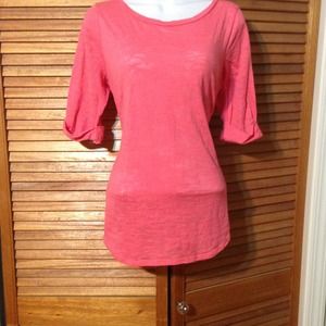 🔴Sold on bundle🔴💗Cute Roxy burnout top