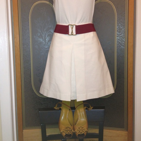 adorable white tank size M - Picture 2 of 4