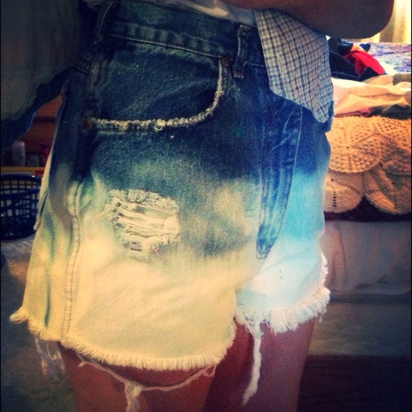 Distressed ombré shorts :) never worn - Picture 2 of 2