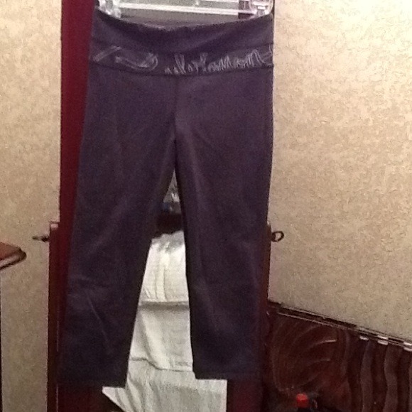 Lululemon wunder under crops grey 4