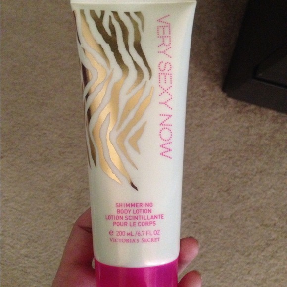 Very sexy now shimmer lotion.❤