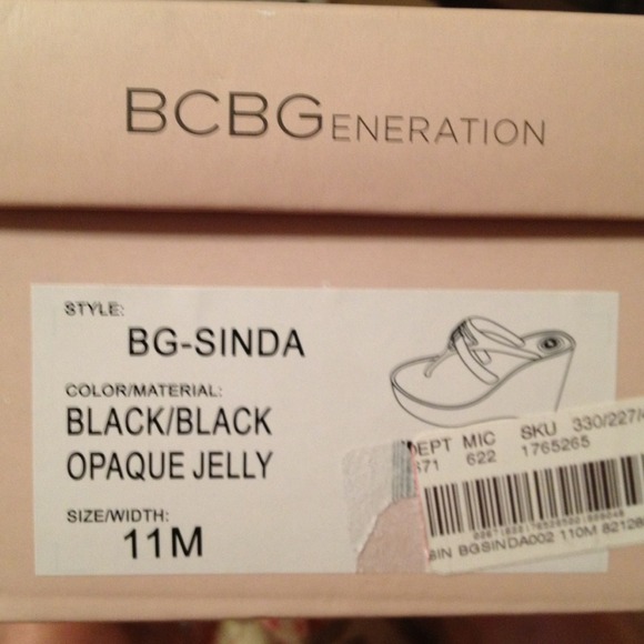 SOLD/bundled❗BCBGeneration black wedges - Picture 3 of 3