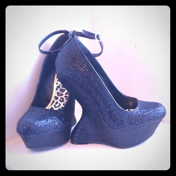 Black Glitter Curve Wedges Very Comfortable!!