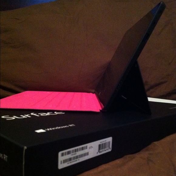 SOLD-EBAY💥 Surface RT 32GB w/ Touch Keyboard - Picture 3 of 4
