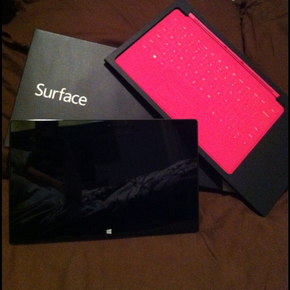 SOLD-EBAY💥 Surface RT 32GB w/ Touch Keyboard - Picture 4 of 4