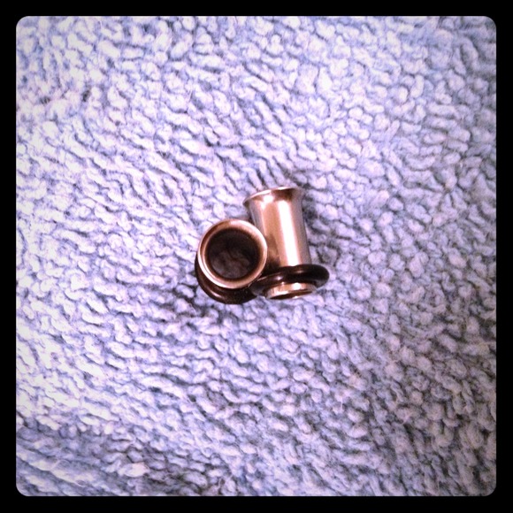 Surgical steel single flared flesh tunnels