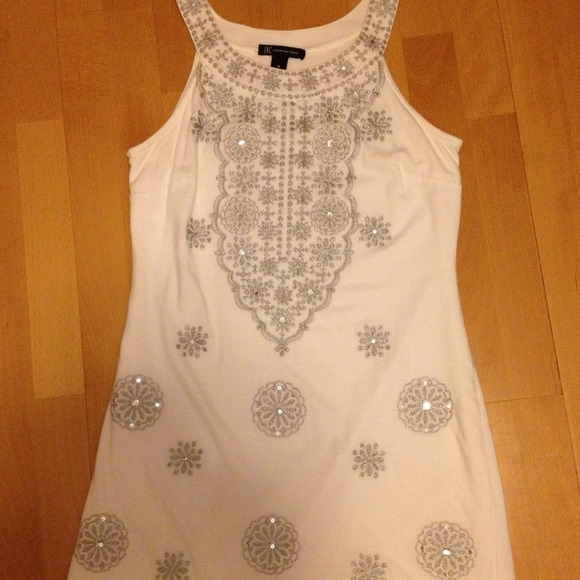 Short white dress