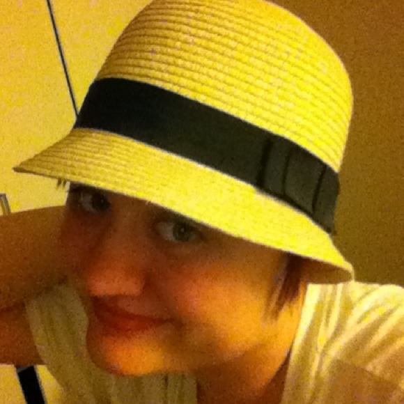 Traded!!!!! ?????Straw bucket hat with bow