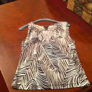 Bcbg top keyhole front