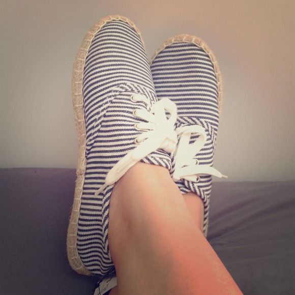 *S🚫LD* Striped Oxford Style Shoes