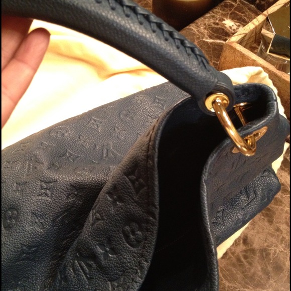 💢SOLD💢Louis Vuitton Empreinte Orage Artsy MM - Picture 2 of 4