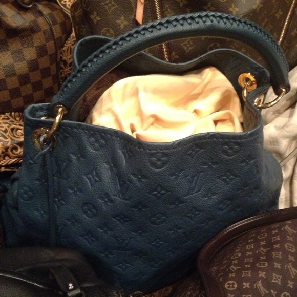 💢SOLD💢Louis Vuitton Empreinte Orage Artsy MM - Picture 3 of 4