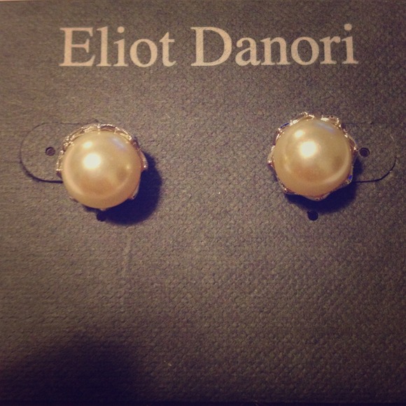 Eliot Danori Pearl Studs