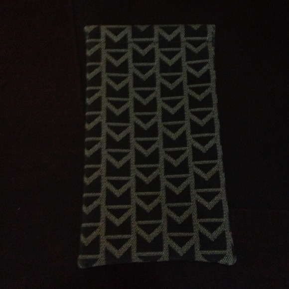 "SOLD"Authentic monogram Michael Kors canvas case