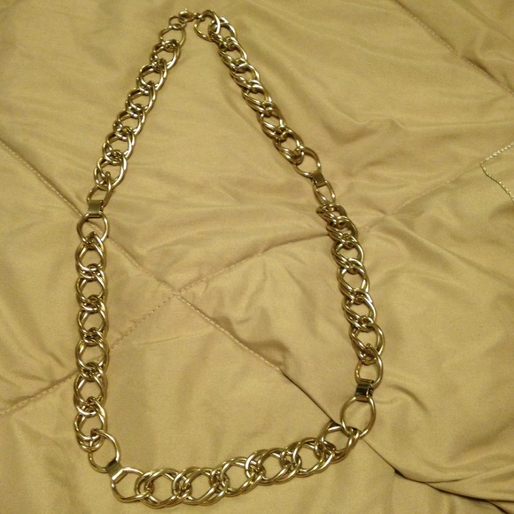 Chunky Gold Chain necklace - Picture 2 of 2