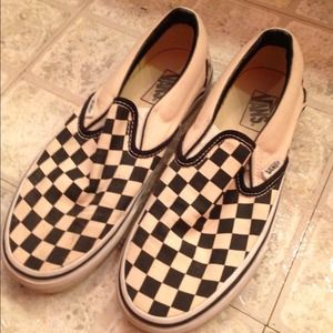 Checkered pink & black vans men's 6 (women's 7.5)