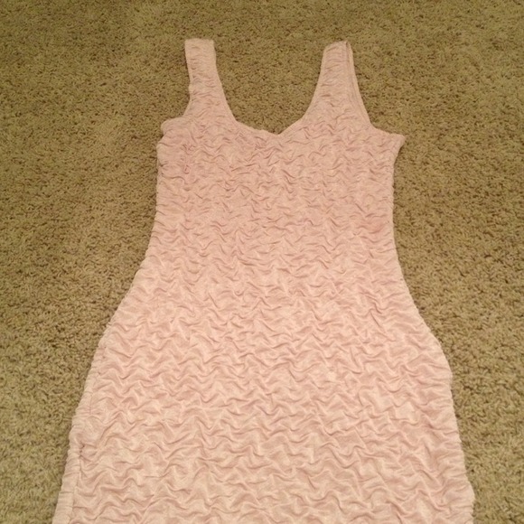 Soft Pink Ruched Dress - Picture 3 of 4