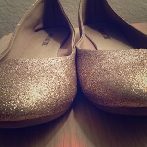 gold glitter flats 🎀