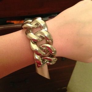 Oversized chain linked bracelet NEW WITH TAGS