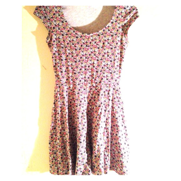 H&M dress - Picture 1 of 3