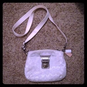 🎉SALE🎉 Coach Poppy Signature Swingpack/Crossbody