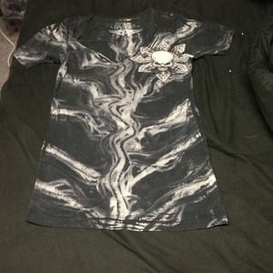 4 Affliction Shirts & one VS Tank Top