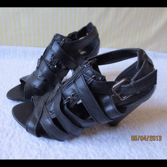 SOLD***Spring strappy heel sandals size 7 - Picture 1 of 3