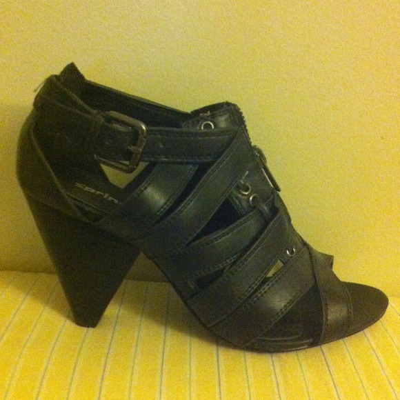 SOLD***Spring strappy heel sandals size 7 - Picture 3 of 3