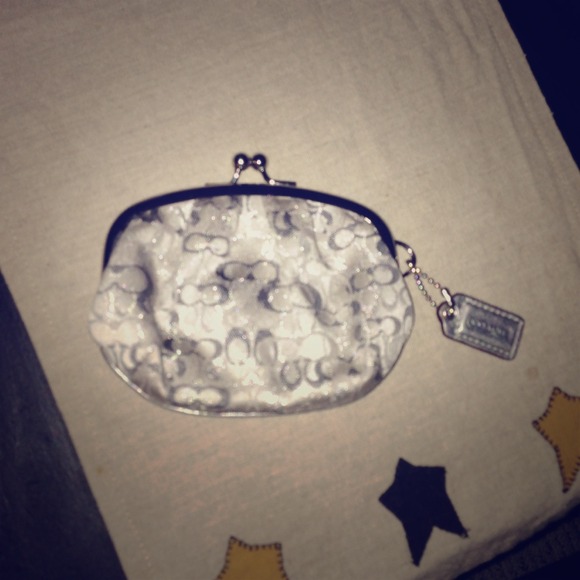 🚫🚫TRADED🚫🚫Silver coach change purse