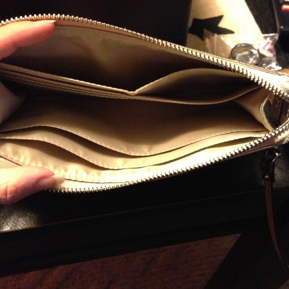 💢💢 TRADED 💢💢Coach legacy stripe zippy wallet - Picture 2 of 3