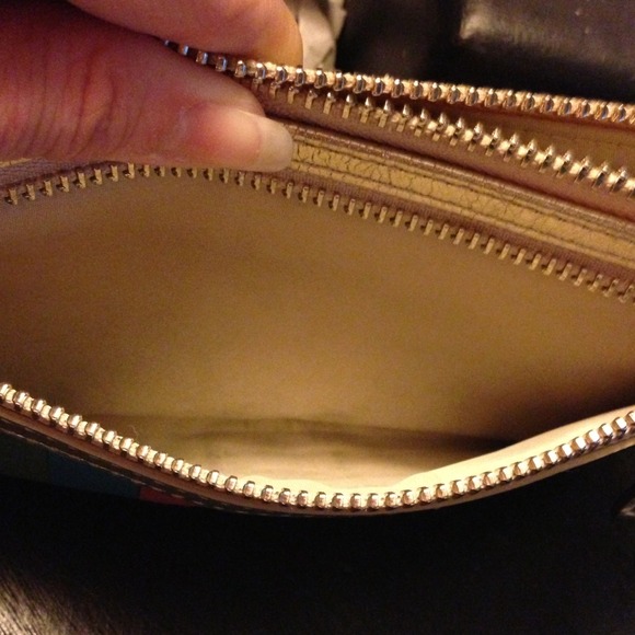 💢💢 TRADED 💢💢Coach legacy stripe zippy wallet - Picture 3 of 3