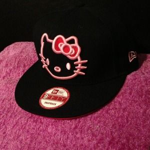 ❗PRICE REDUCED ❗New era hello kitty SnapBack