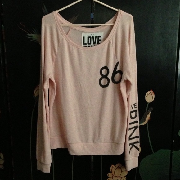 ❌SOLD❌Victoria's Secret PINK 86 pullover sweater