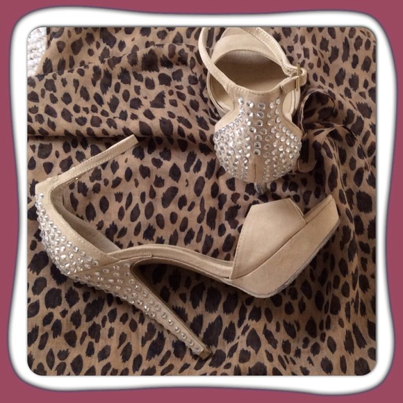 Bling Bling Sexy Nude Peep Toe Ankle Strap Sandal - Picture 3 of 4