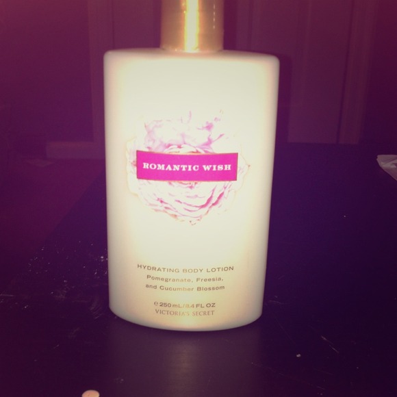Victoria Secret- Romantic Wish Lotion