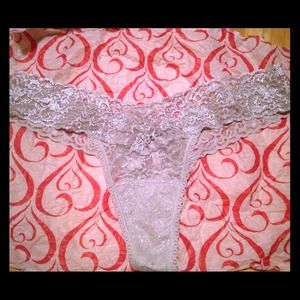 VS lacie thong