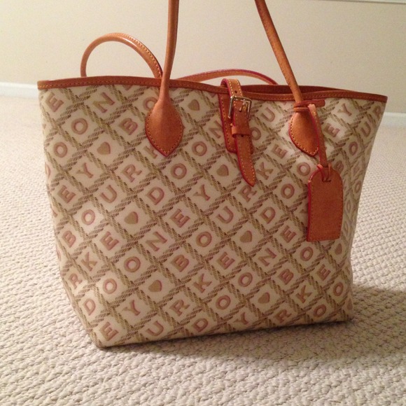 Dooney & Bourke Purse