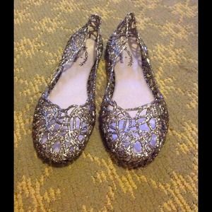 Brand New Jelly cut out flats!! Super cuteee 😍