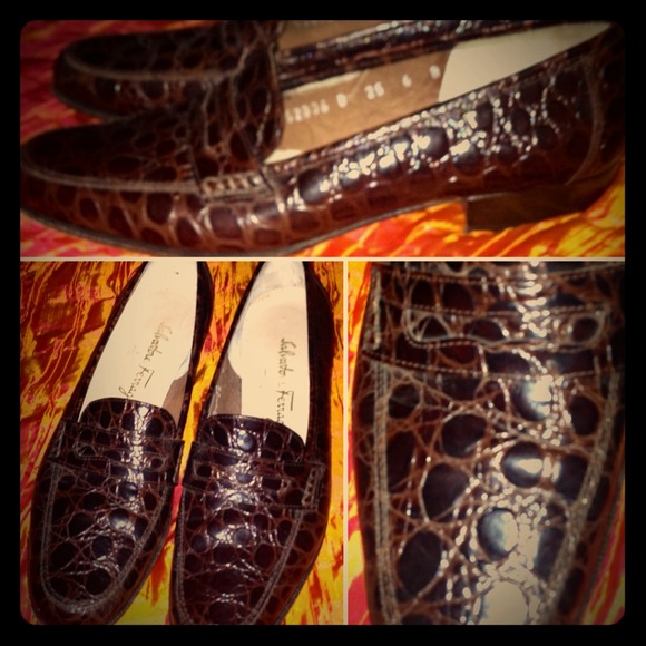 💵💵SOLD💵💵Vintage Salvatore Ferragamo Crocodile