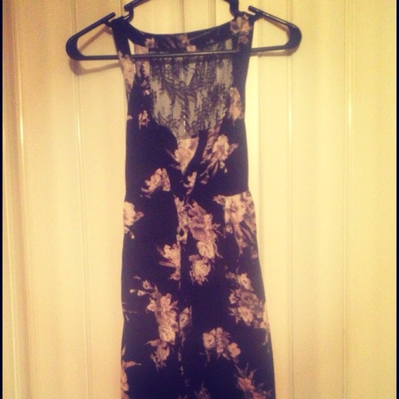 🌸 Black and white floral dress 🌸