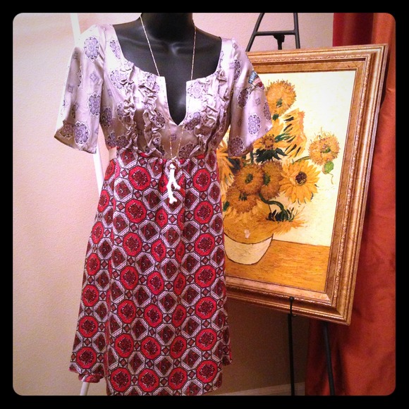 Silk dress with back ties.