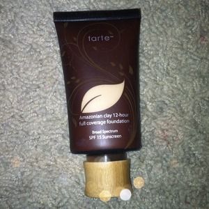 🚫SOLDTARTE AMAZONIAN CLAY 12 HR FOUNDATION