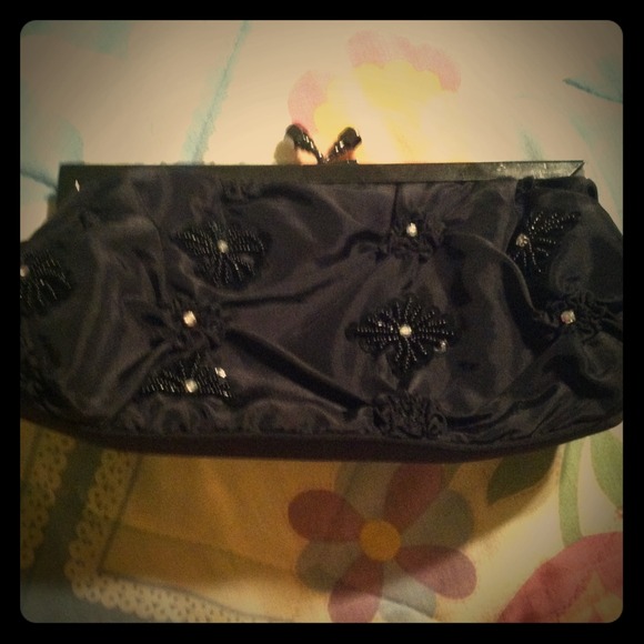 Black clutch