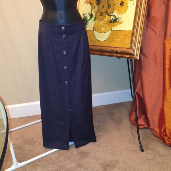 Long gray Italian made wool skirt. - Picture 1 of 2
