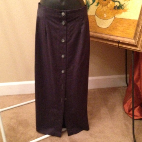 Long gray Italian made wool skirt. - Picture 2 of 2